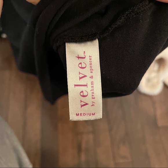 Black longsleeve Velvet - Picture 3 of 4